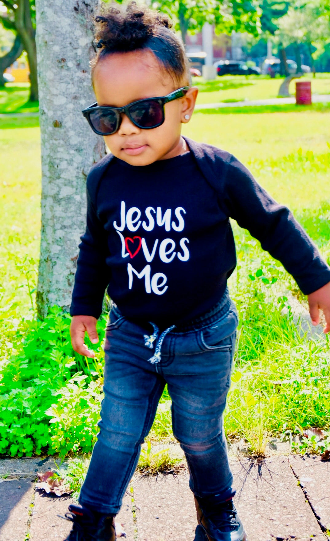 ‘Jesus Loves Me’ Infant Bodysuit